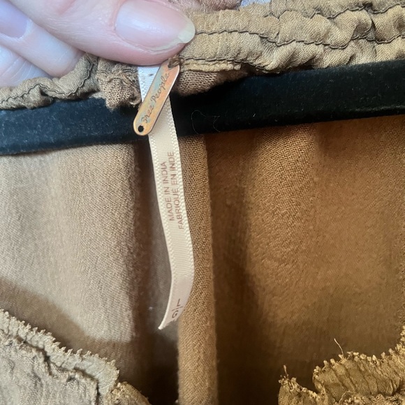 Free People Brown boho flowy crop top cold shoulder bell sleeves • size Large - Picture 11 of 13